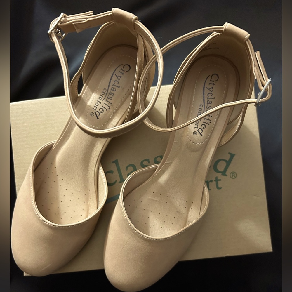 NWT City Classified Comfort Women's Tan Ankle Strap Shoes, 1.5”wedge, Size 8